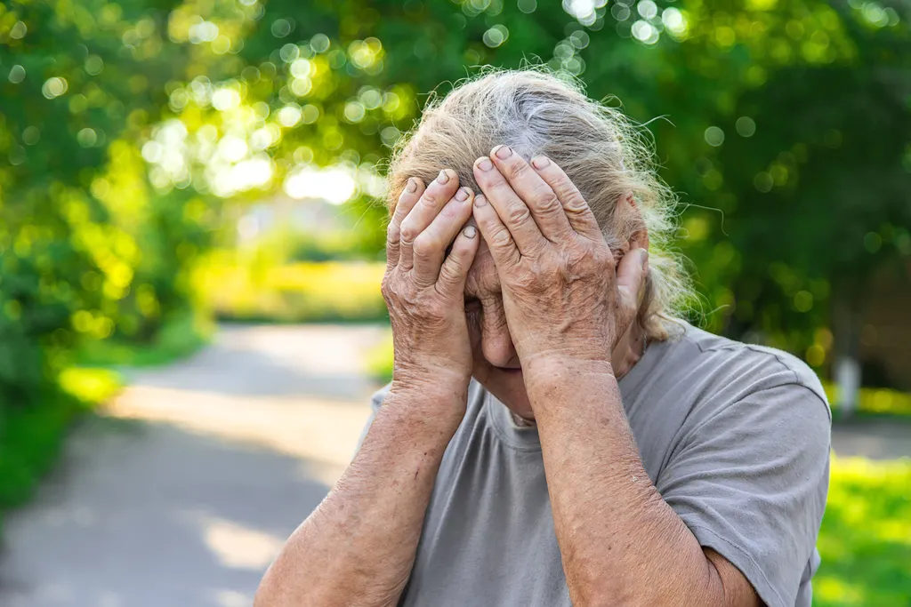 grandmother has a headache on the road selective 2022 08 23 23 43 13 utc 1